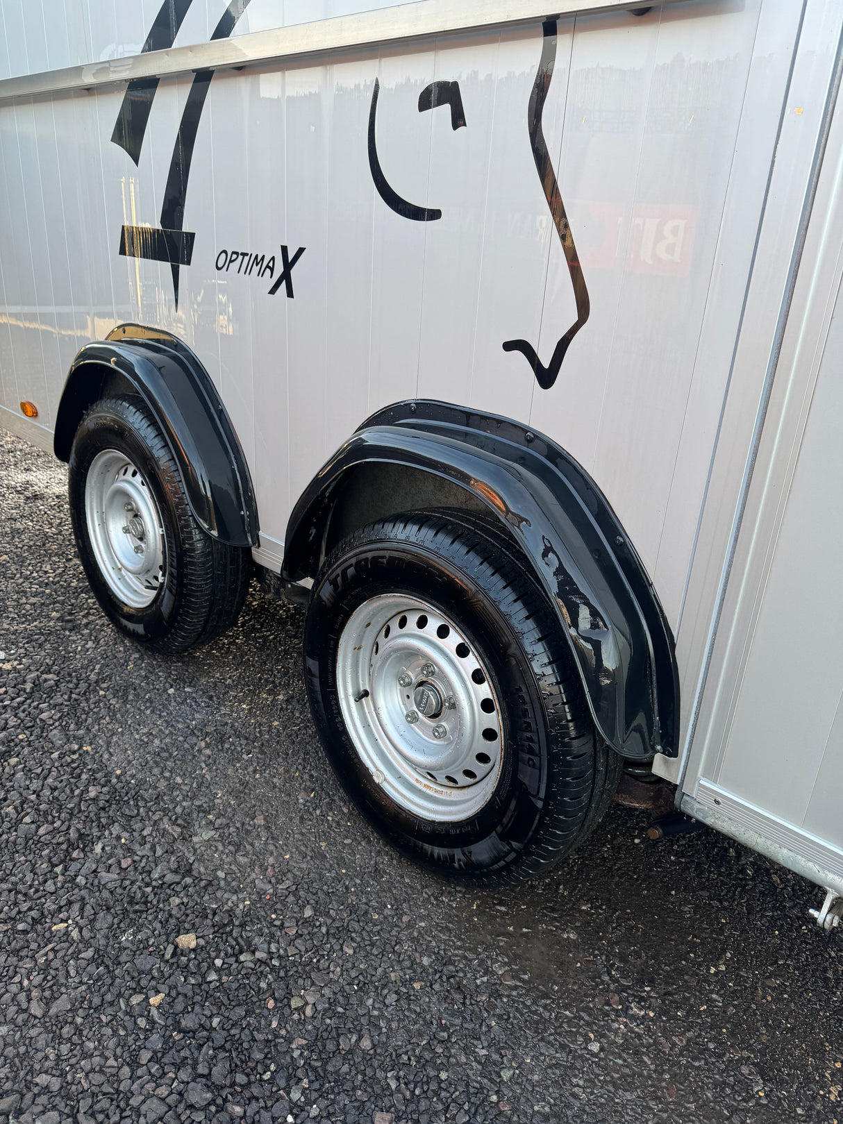 SOLD Cheval Liberte Maxi 4 Optimax Diagonal Loading Large Horse Trailer Herringbone With Tack Room