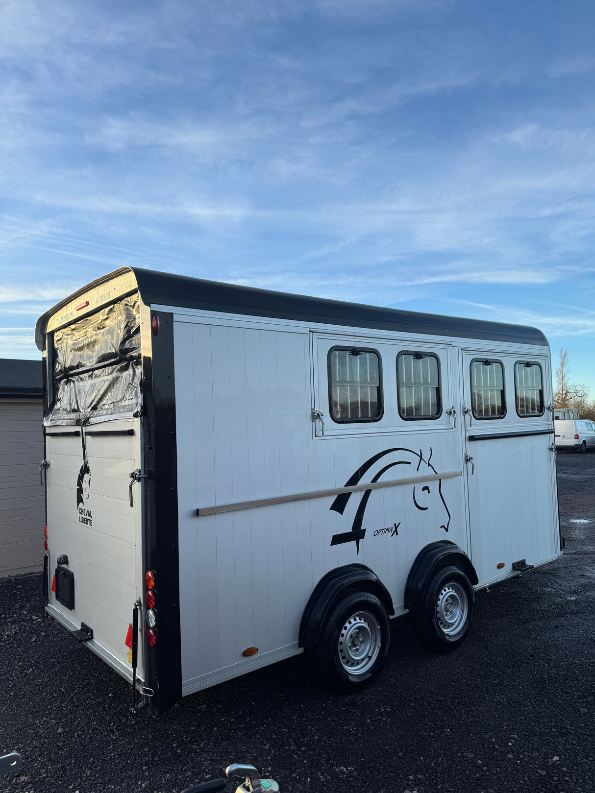 SOLD Cheval Liberte Maxi 4 Optimax Diagonal Loading Large Horse Trailer Herringbone With Tack Room