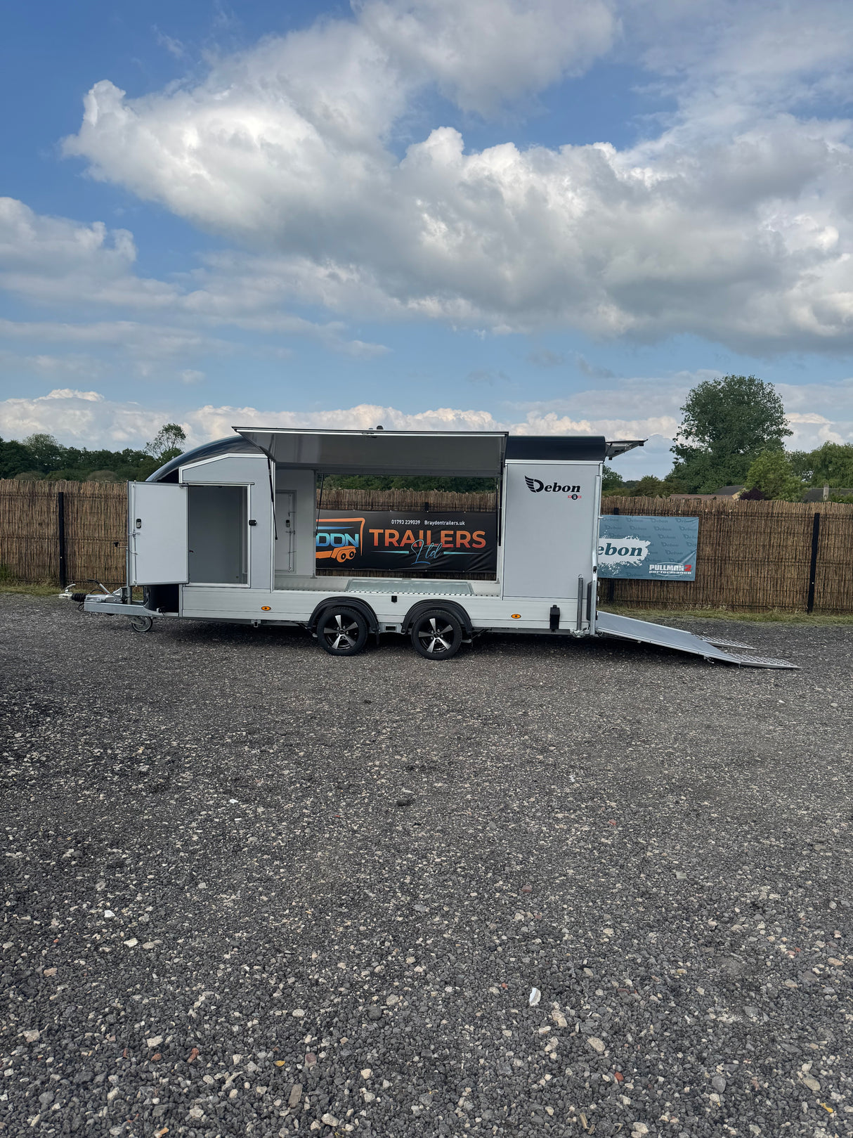 Debon Roadster C1000 Box Van Enclosed Vehicle Car Transporter Trailer 5.0m x 2.0m 3500Kg