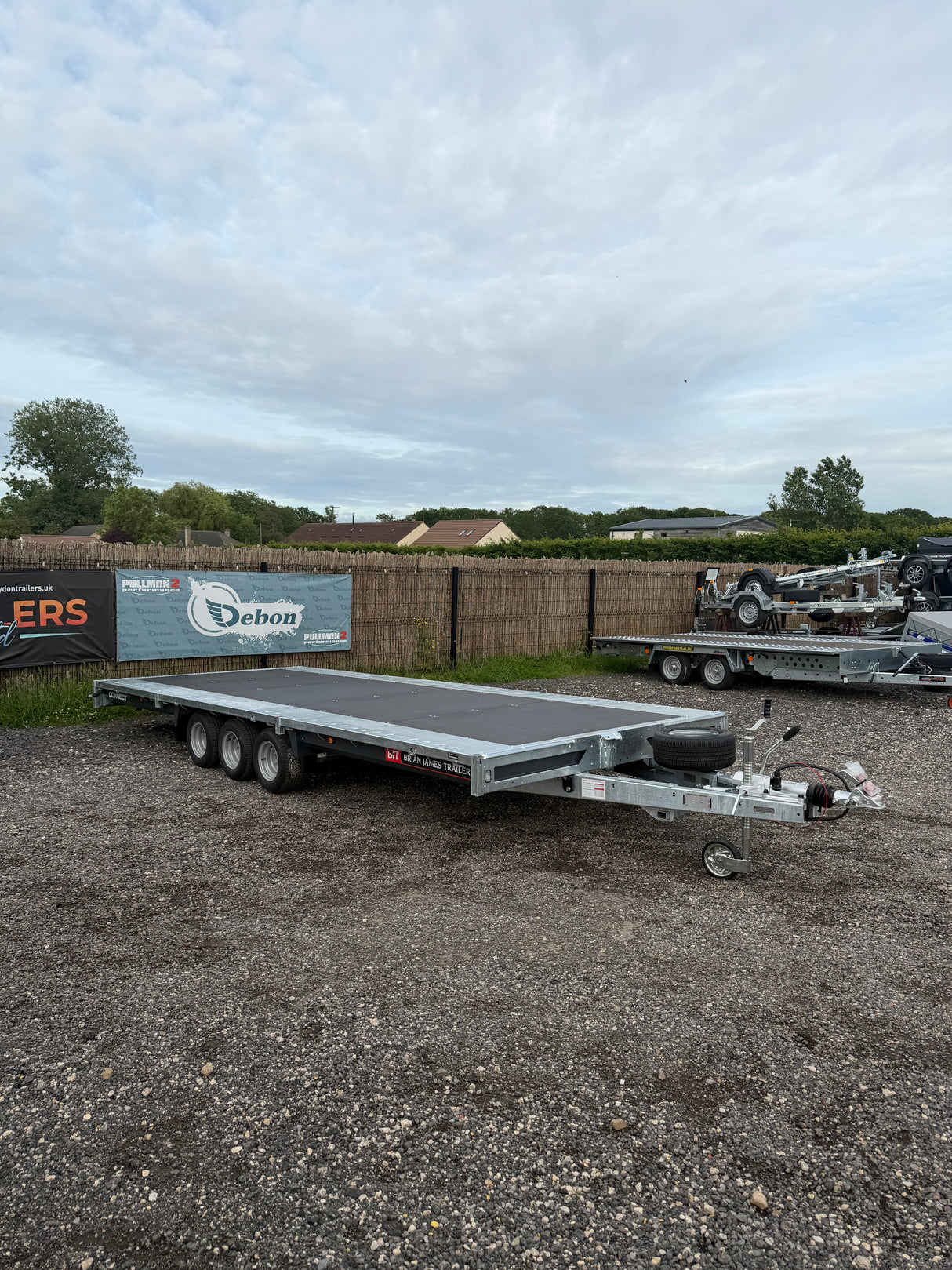 Brian James Connect Flatbed Trailer – 5.5m x 2.29m | 3.5T | Triple Axle | 10” Wheels 476-5522-35-3-10