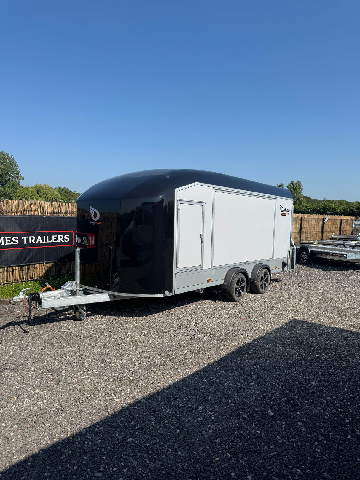Debon Roadster C1000 Box Van Enclosed Vehicle Car Transporter Trailer 5.0m x 2.0m 3500Kg