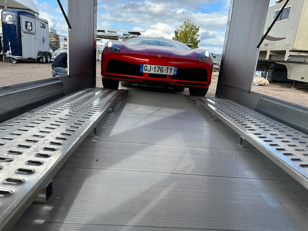 Debon Roadster C2000 Box Van Enclosed Car Transporter Trailer Grey