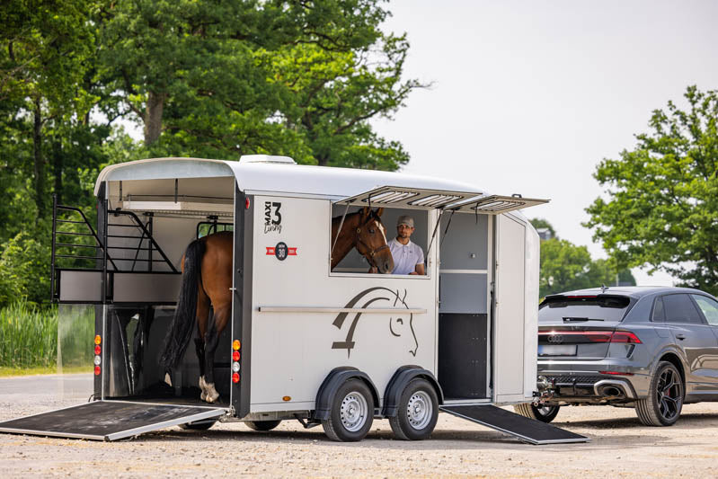 Cheval Liberte MAXI Living Iconic Diagonal Loading Large Horse Trailer Herringbone