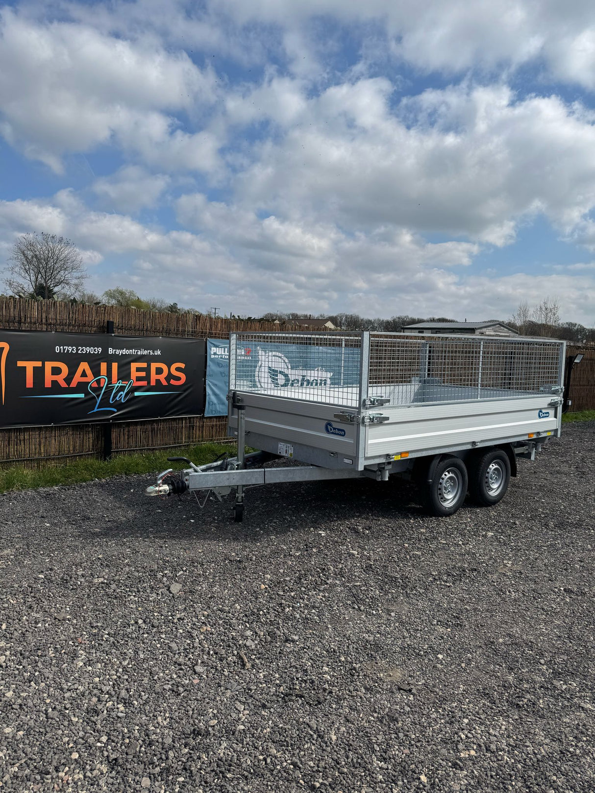 Debon Tipper Trailer PW2.4 Twin Axle 3 Way Electric Tip 2600kg 3.0m x 1.8m 10'x 6'