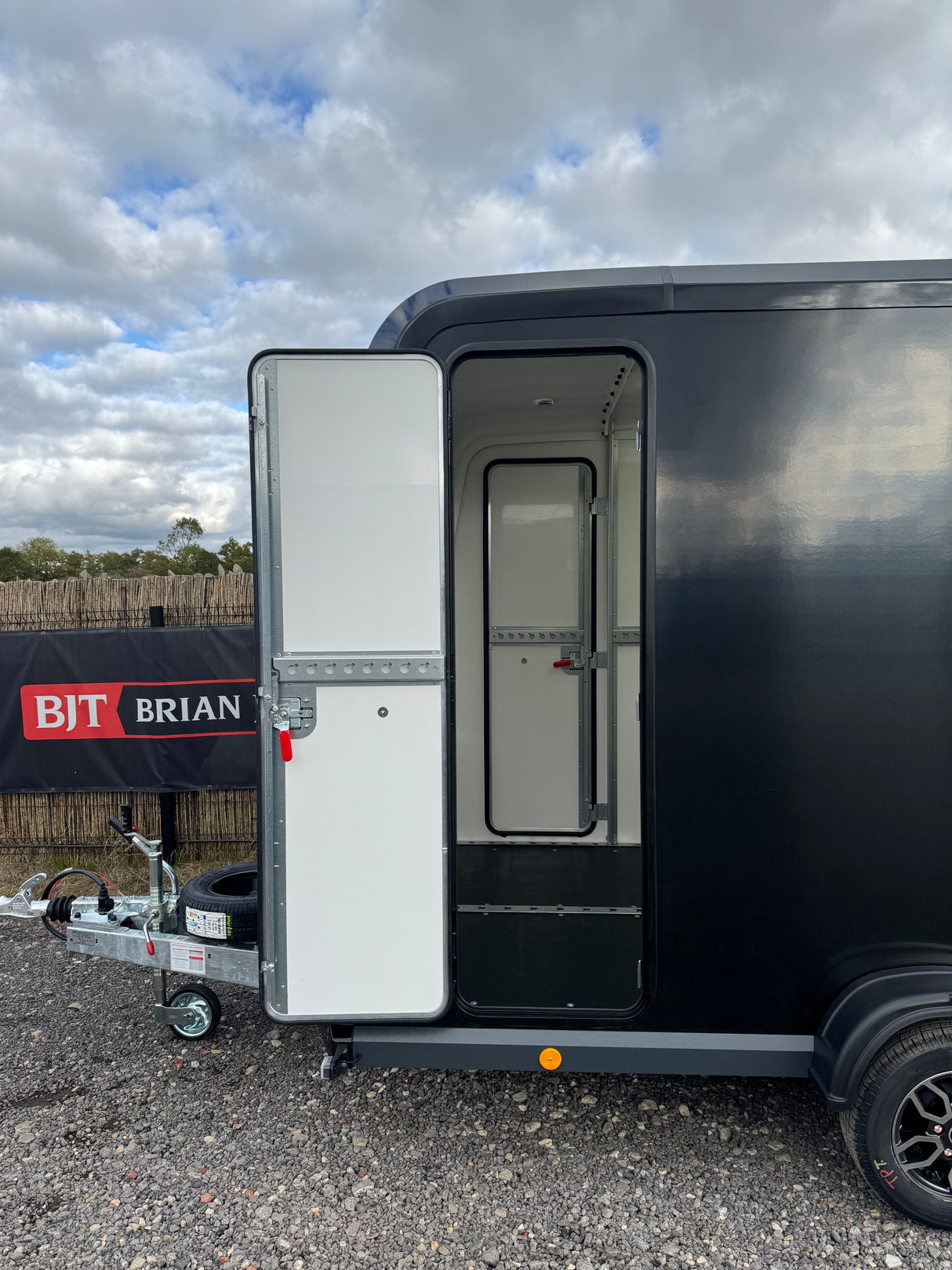 Brian James Box Van Trailer 600-3518-27-2-12-B 3.5m x 1.8m 2700 Kg Split Ramp Door