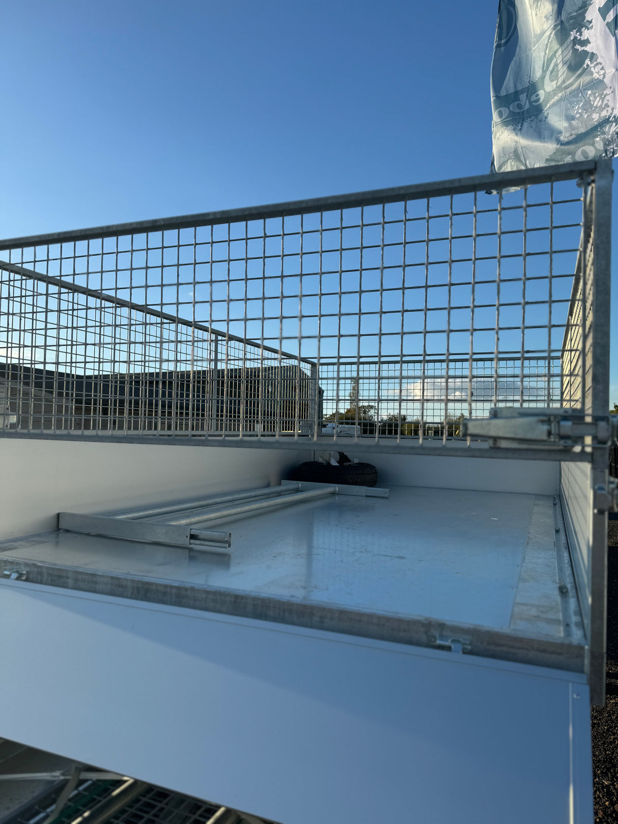 Debon Tipper Trailer PW2.4 Twin Axle 3 Way Electric Tip 2600kg 3.0m x 1.8m 10'x 6'