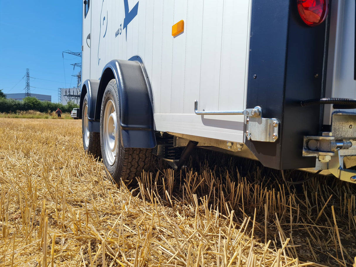 Cheval Liberte MAXI 3 Diagonal Loading Large Horse Trailer Herringbone With Built-in Tack Room