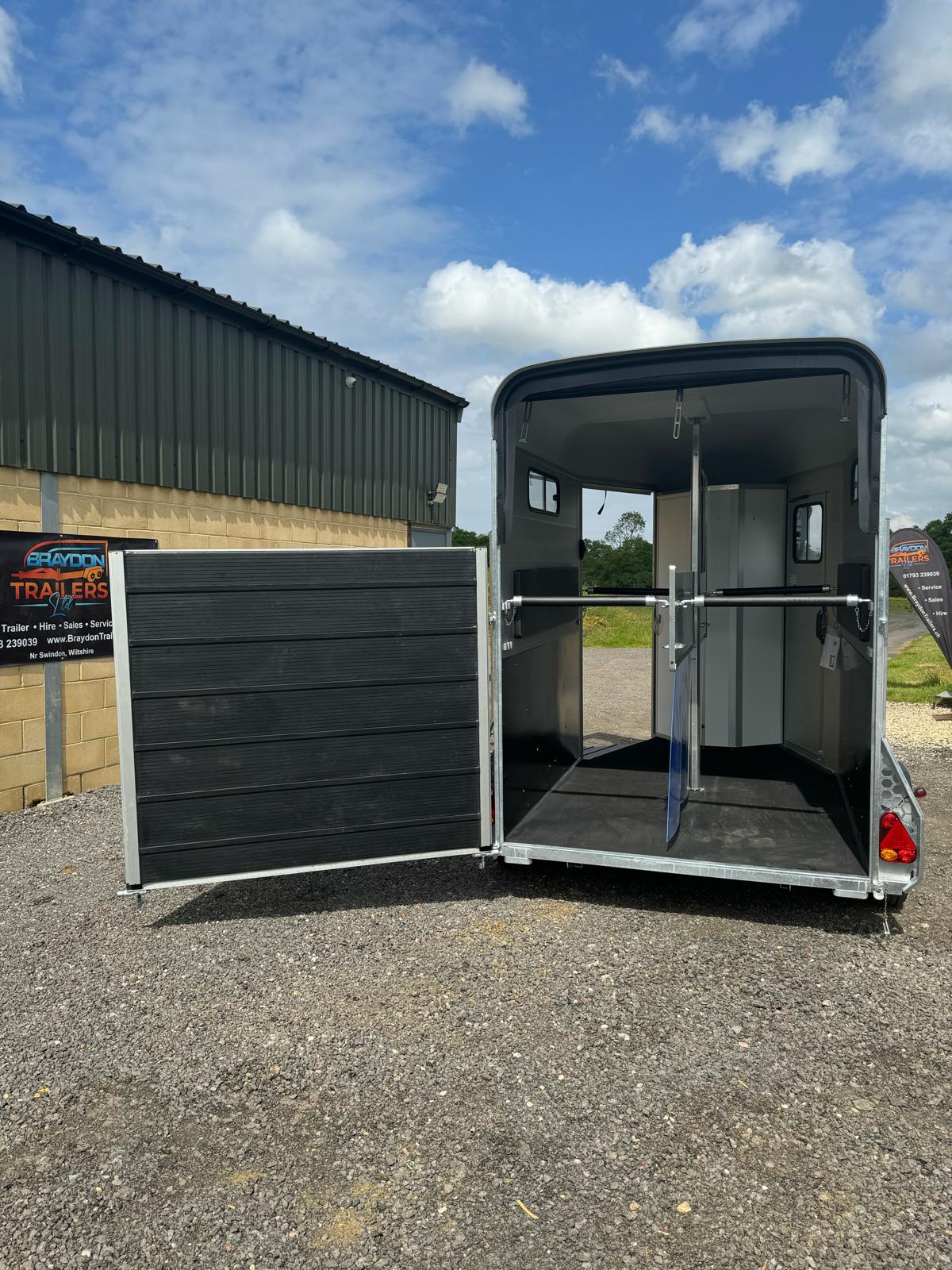 Cheval Liberte Touring Country with Tack Room 30th Anniversary Special Double Horse Box Trailer