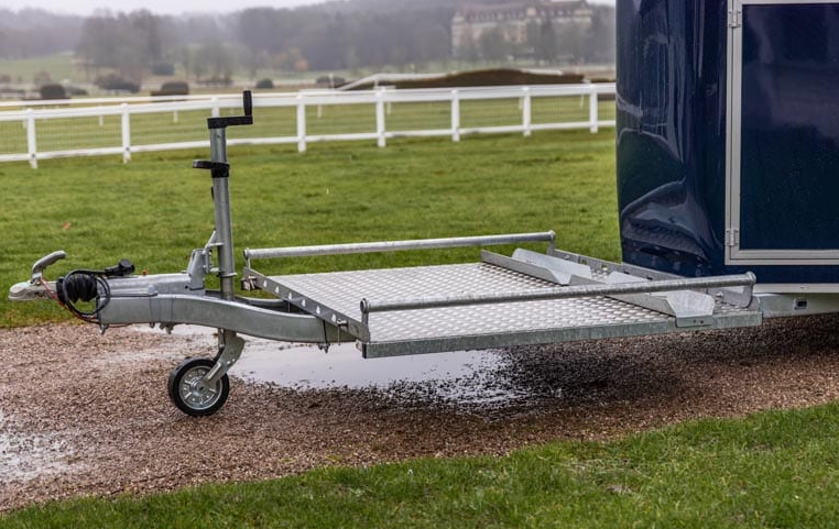 Cheval Liberte Gold Marathon Premium Two-Horse & Carriage Trailer