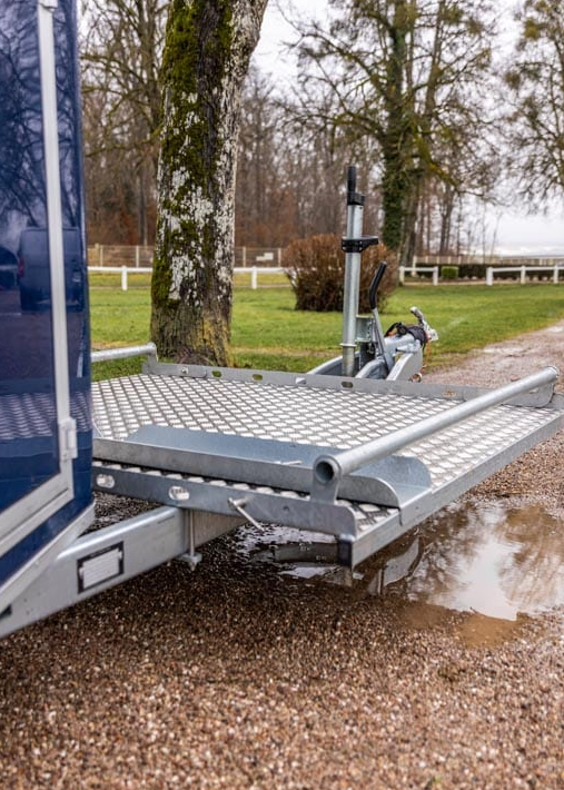 Cheval Liberte Gold Marathon Premium Two-Horse & Carriage Trailer