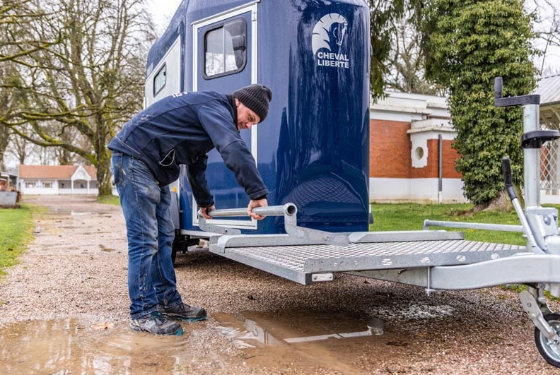 Cheval Liberte Gold Marathon Premium Two-Horse & Carriage Trailer