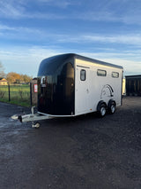 SOLD Cheval Liberte Maxi 4 Optimax Diagonal Loading Large Horse Trailer Herringbone With Tack Room