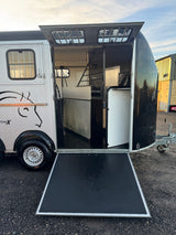 SOLD Cheval Liberte Maxi 4 Optimax Diagonal Loading Large Horse Trailer Herringbone With Tack Room