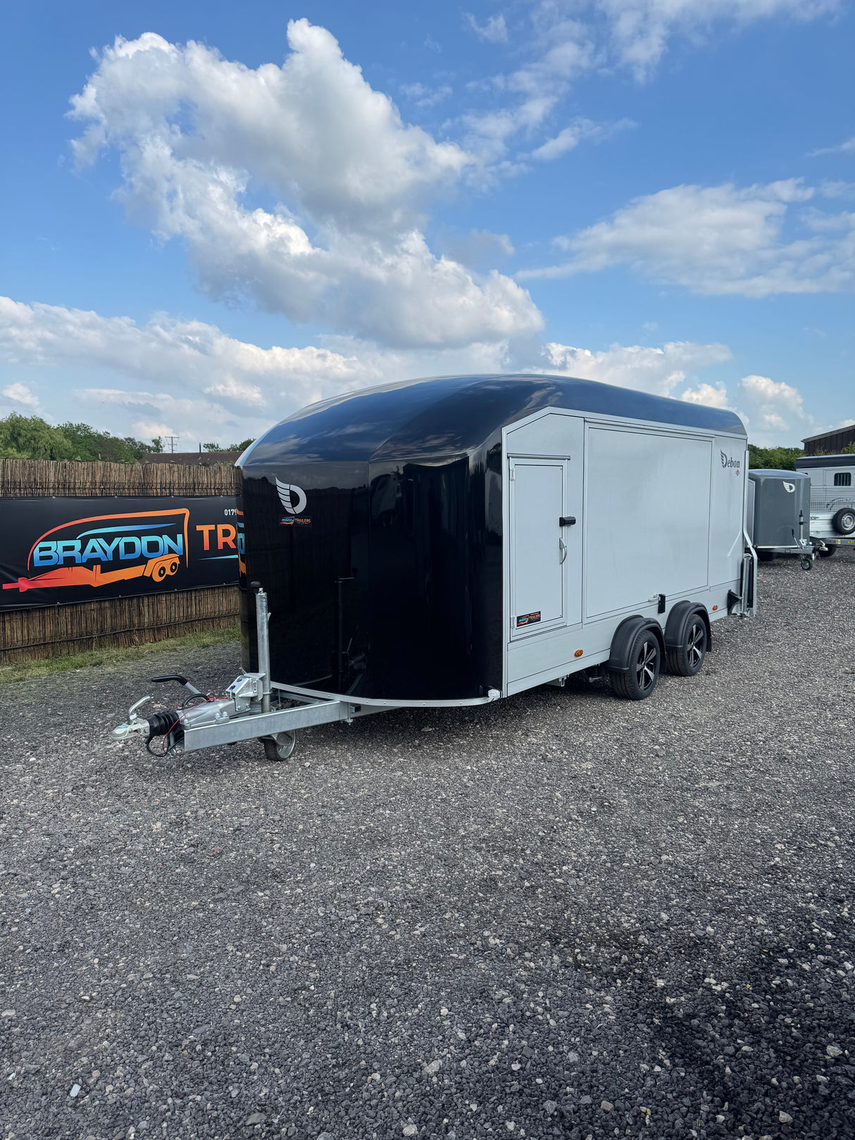 Debon Roadster C1000 Box Van Enclosed Vehicle Car Transporter Trailer 5.0m x 2.0m 3500Kg