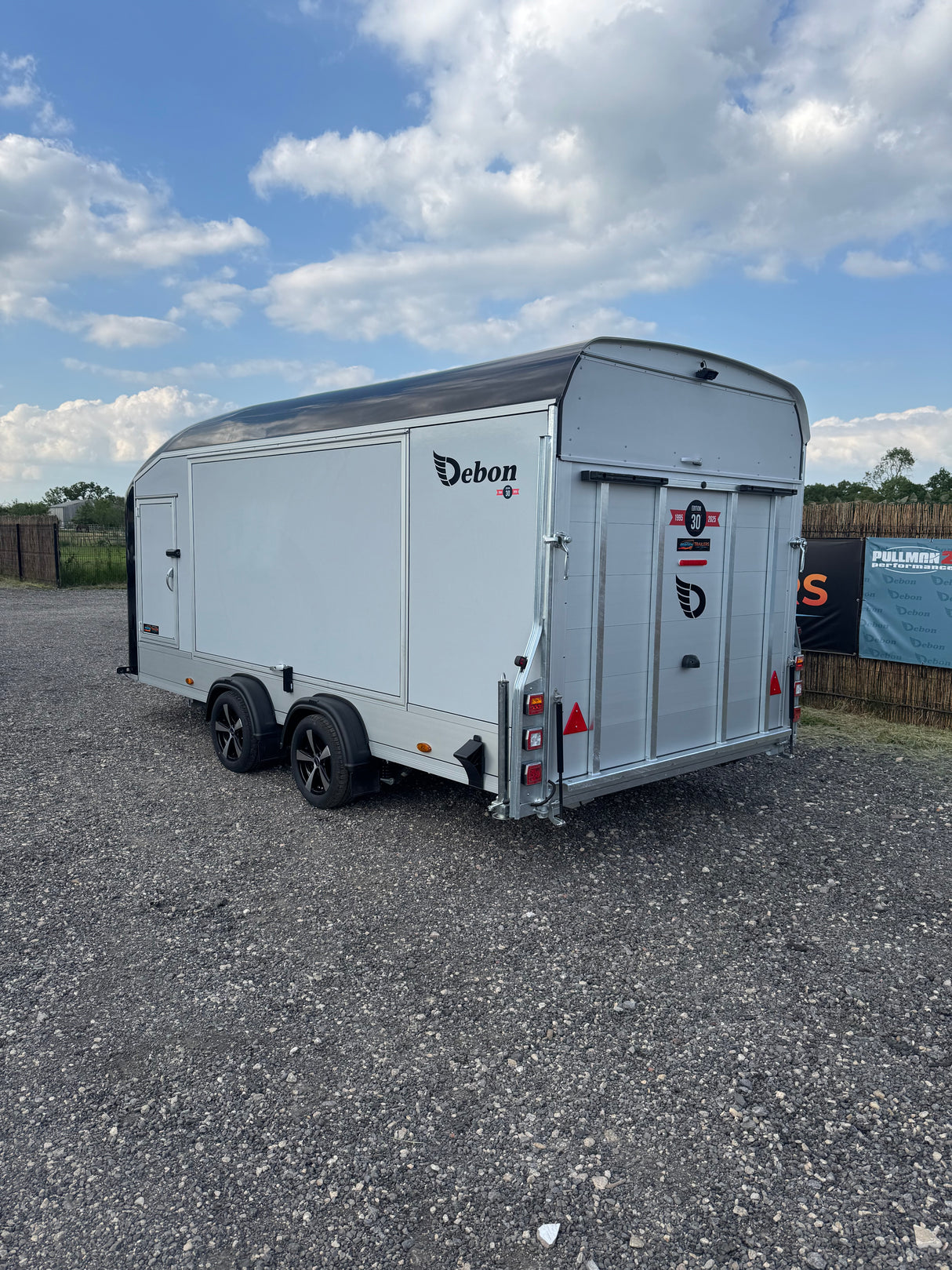 Debon Roadster C1000 Box Van Enclosed Vehicle Car Transporter Trailer 5.0m x 2.0m 3500Kg
