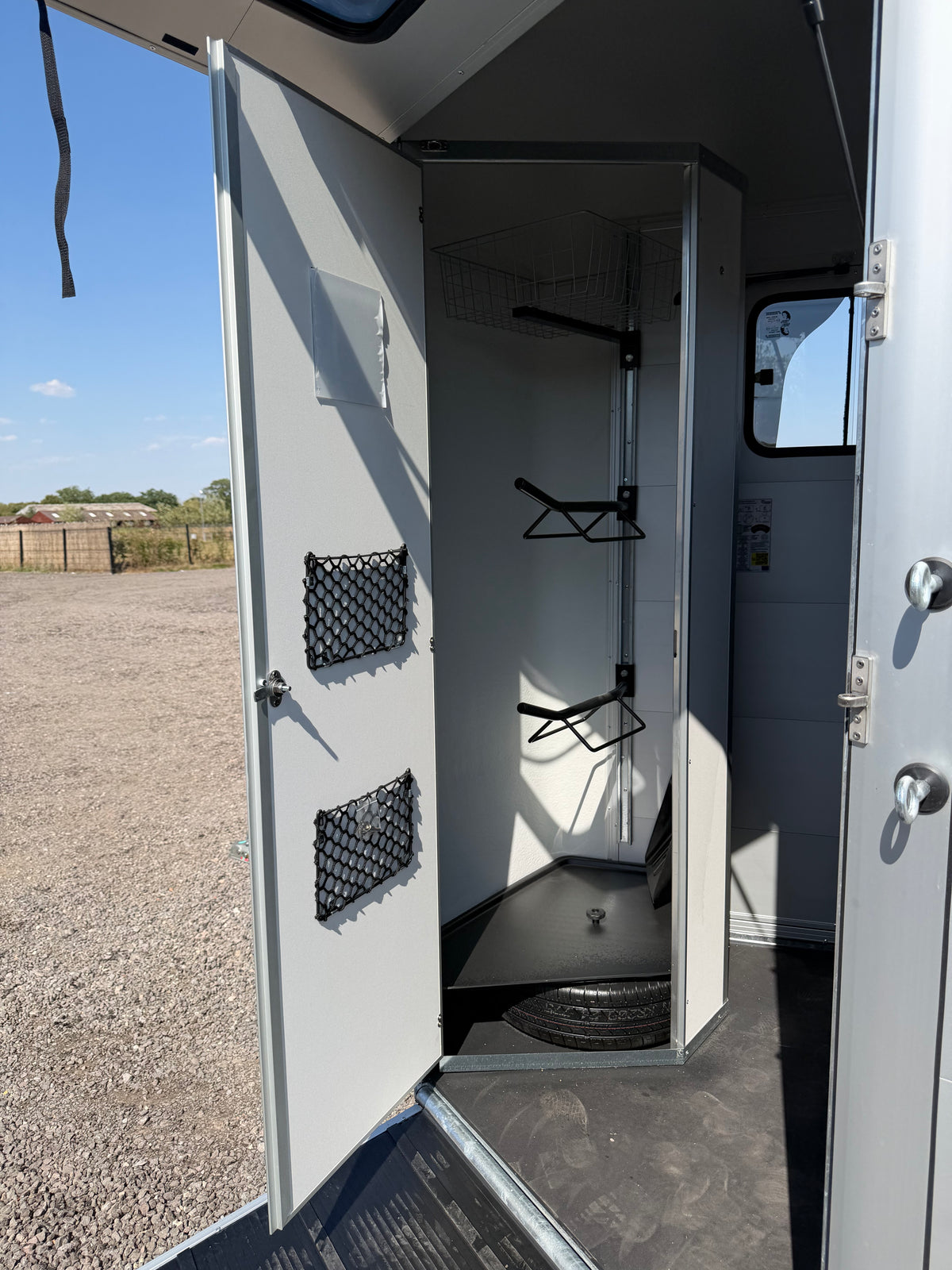 Cheval Liberte Touring Country with Tack Room Double Horse Box Trailer