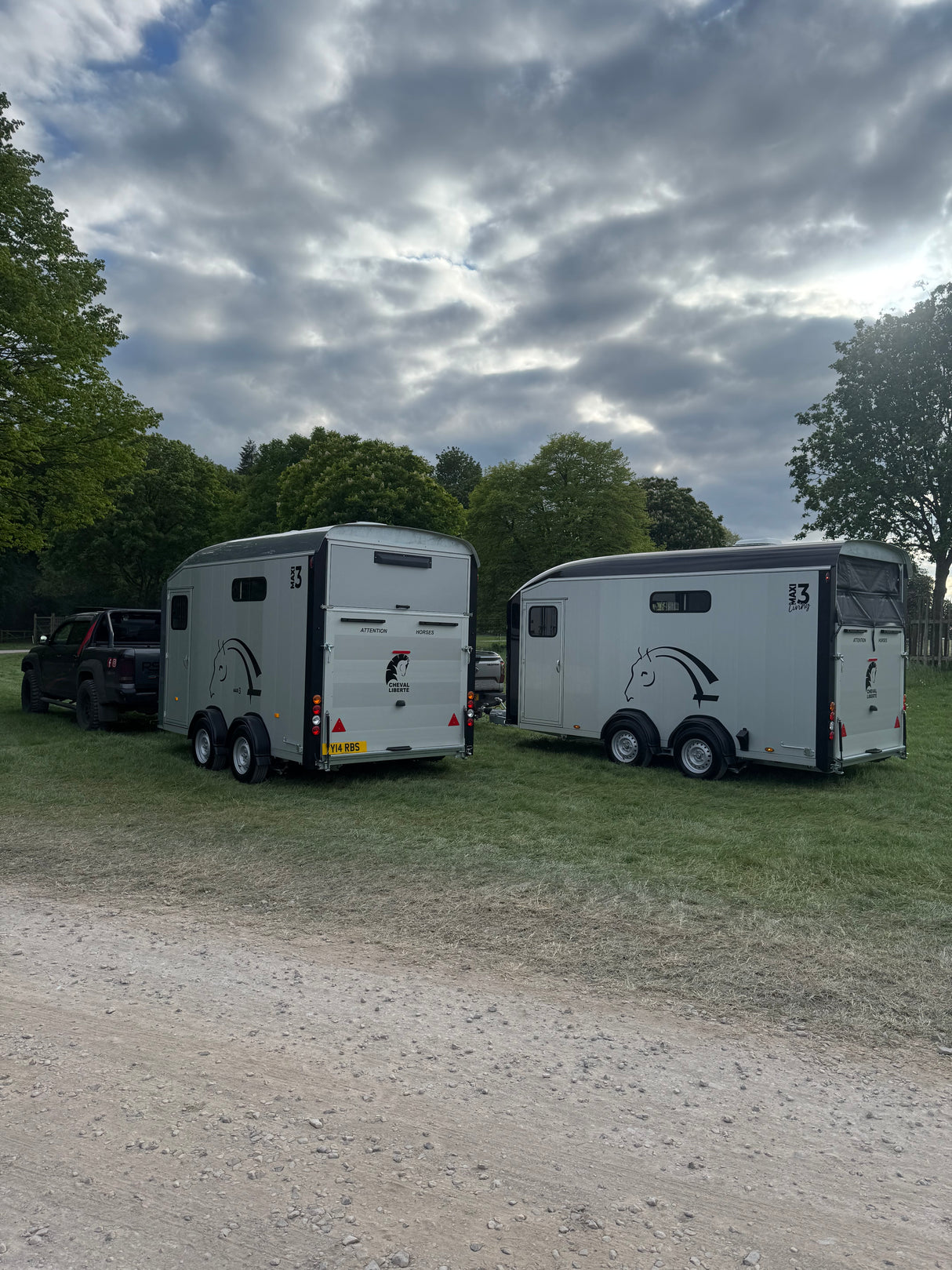 Cheval Liberte MAXI Living Signature Diagonal Loading Large Horse Trailer Herringbone