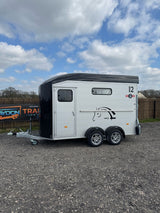 Cheval Liberte MAXI 2 Diagonal Loading Large Double Horse Trailer Herringbone With Built-in Tack Room