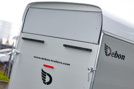 Debon Roadster C400 Box Van Trailer Aluminium + Side door – manufacturer model-range photograph; optional equipment may be shown