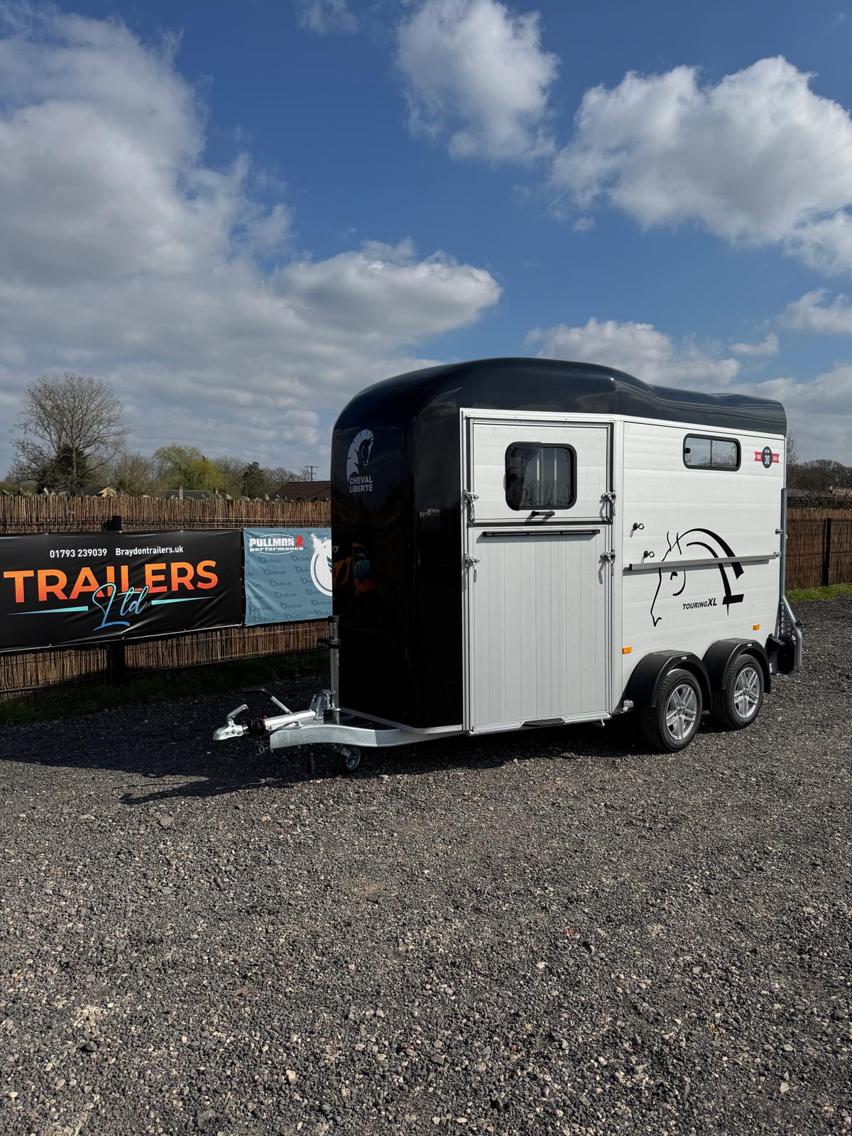 Cheval Liberte Touring XL Horse Trailer with Tack Room Double Horse Box Trailer