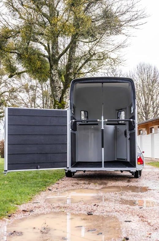 Cheval Liberte Gold Marathon Premium Two-Horse & Carriage Trailer