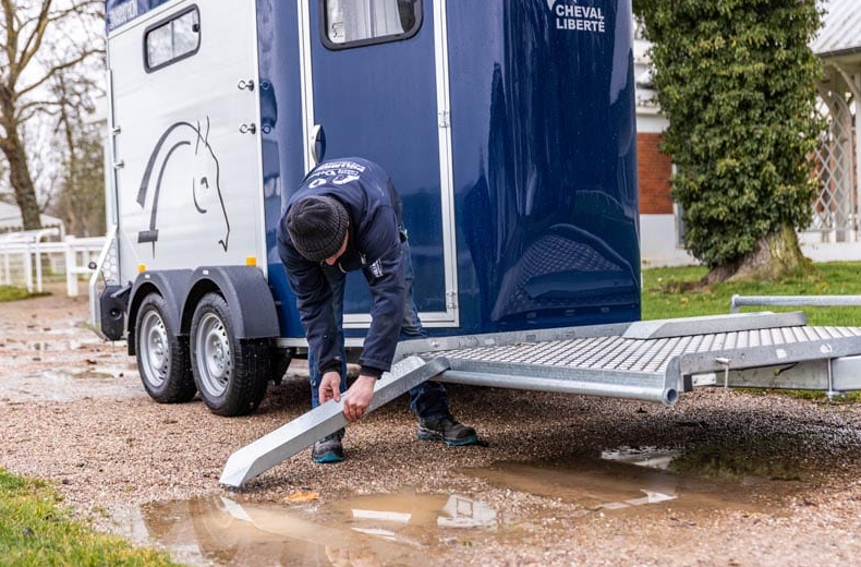 Cheval Liberte Gold Marathon Premium Two-Horse & Carriage Trailer