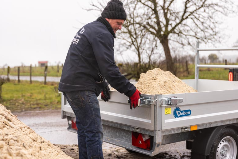 Debon PWO.1 Lux Heavy-Duty Tipper Trailer 3.83m x 1.67 m 1300kg MGW